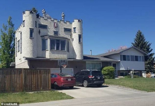 Ils disent que la maison d'un homme est son château, mais dans le cas de ce propriétaire de maison de banlieue nord-américaine, son garage est son château