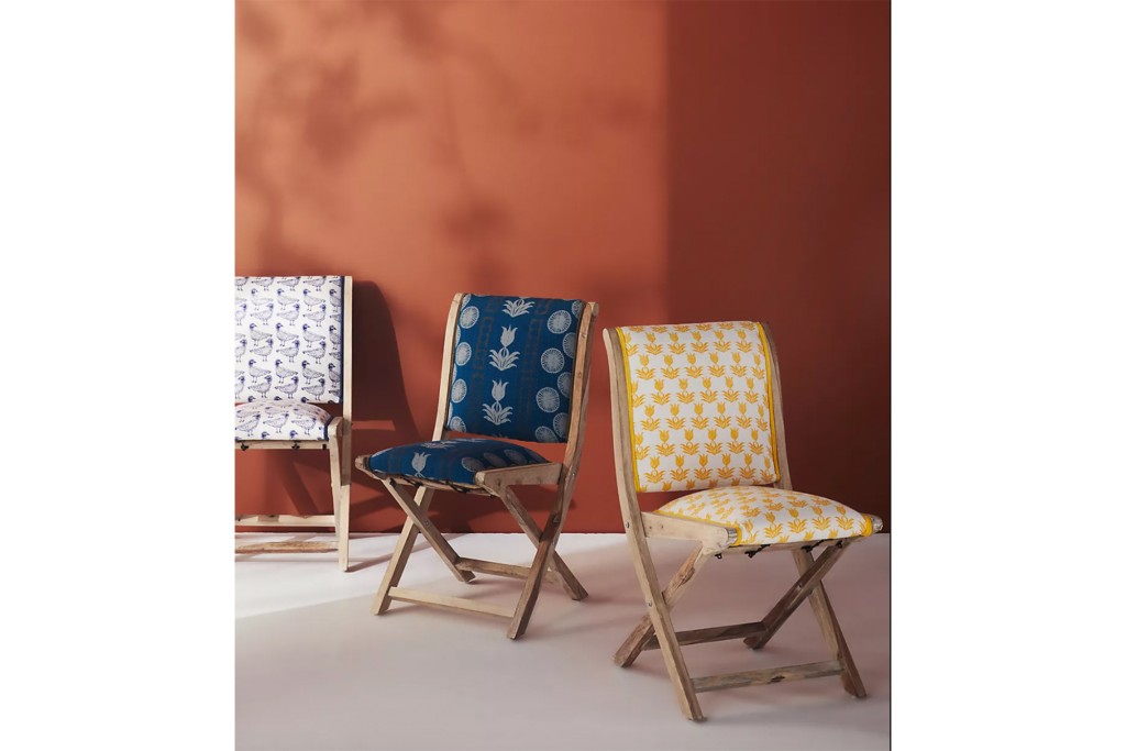 Jen Hewett Blockprinted Terai Folding Chair, motif bleu ou motif jaune