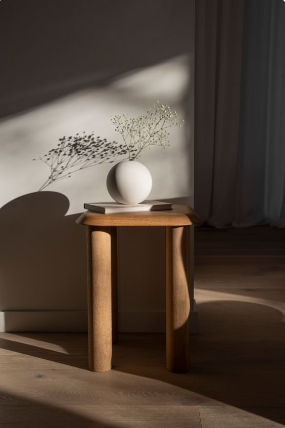 Table d'appoint minimaliste 